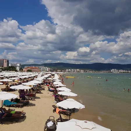 Apartment In The Heart Of Sunny Beach Close To The Sea And The Beach ساني بيتش